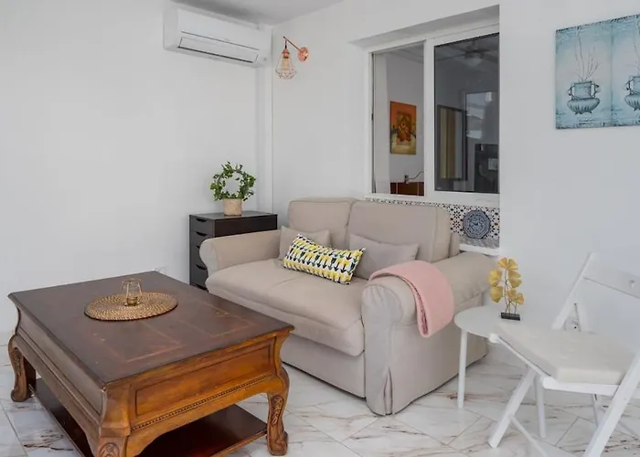 Coastal Calm, 2br With Seaview Фуэнхирола