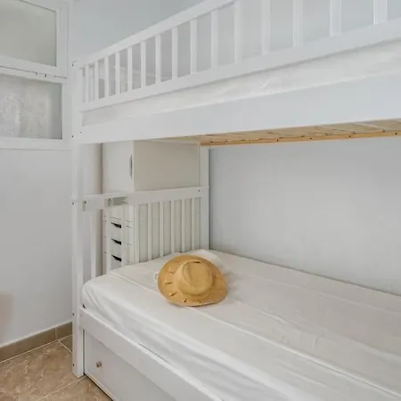 Coastal Calm, 2br With Seaview 아파트 *