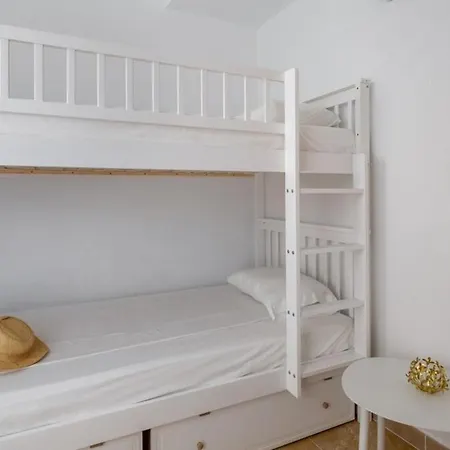 Coastal Calm, 2br With Seaview Apartament